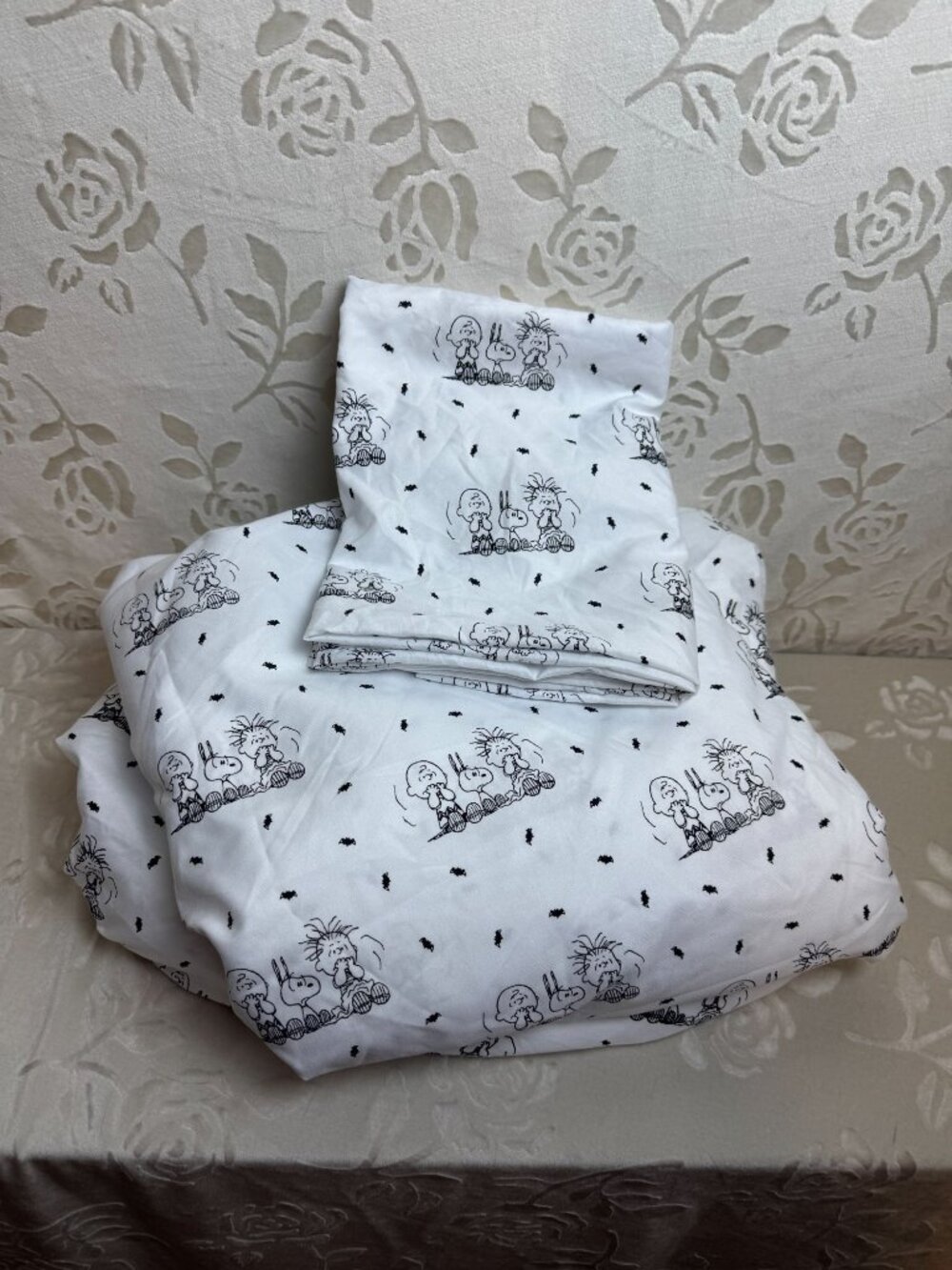 Peanuts Halloween Queen Sheet Set With Snoopy & Charlie Brown Print 3 piece set